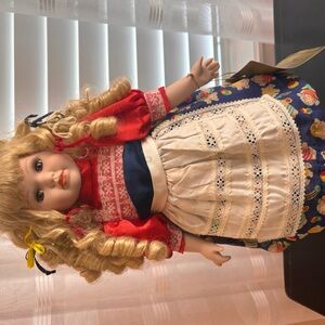 Beautiful porcelain doll, Seymor Mann , Goldilocks-StoryBook Collection